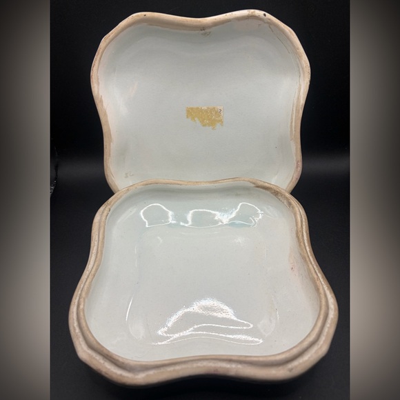 Vintage Chinese Quatrefoil Porcelain Trinket Box Famille Rose Lidded Dish - Picture 7 of 16